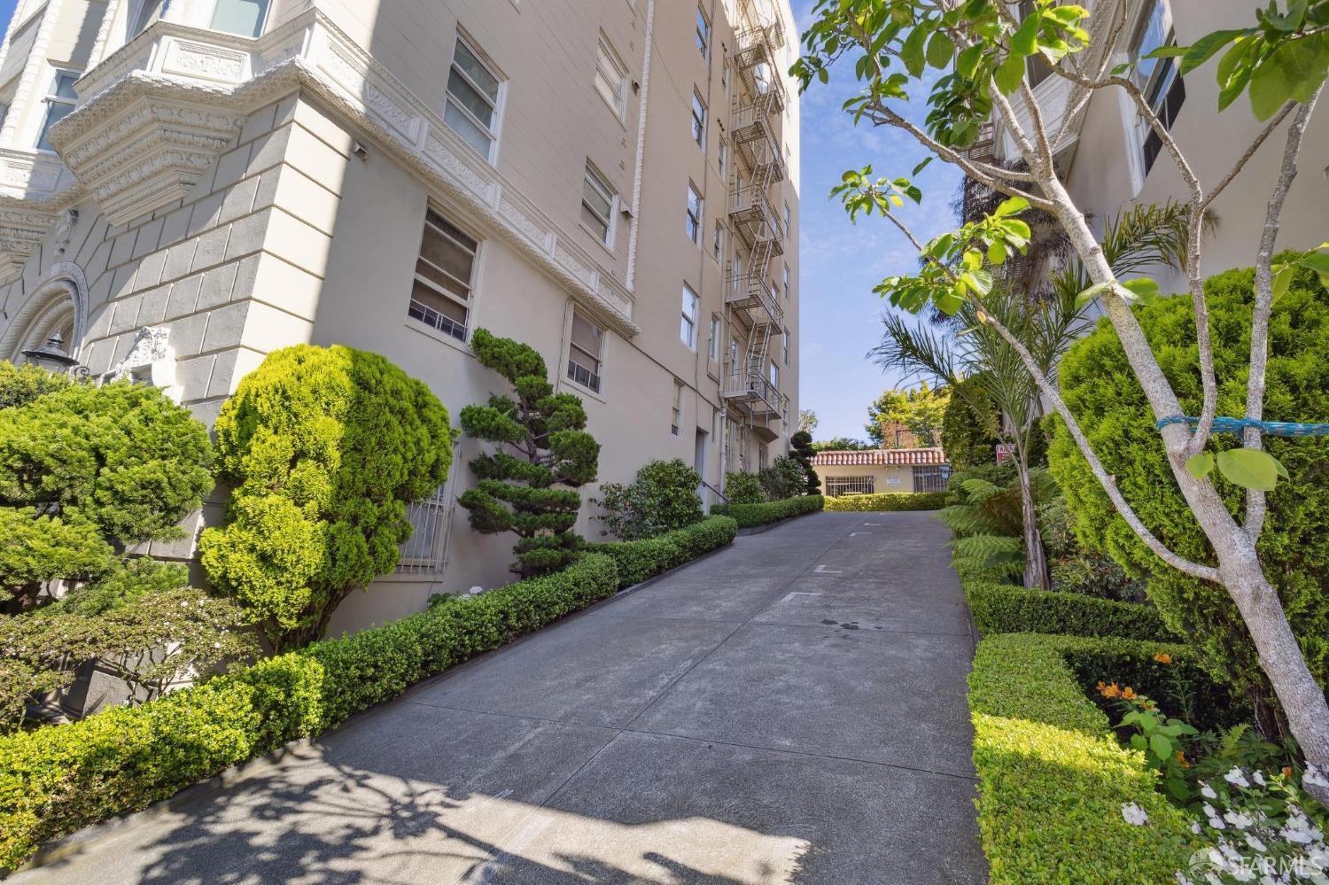 2121 Broadway Street # 3