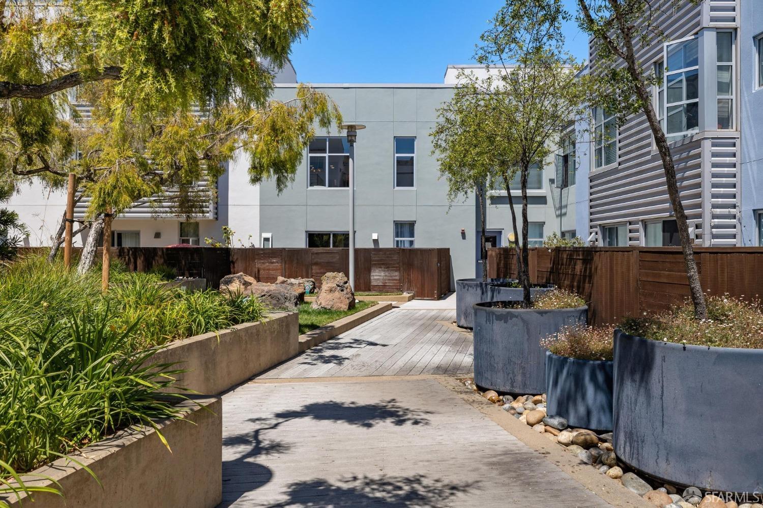 451 Kansas Street # 547
