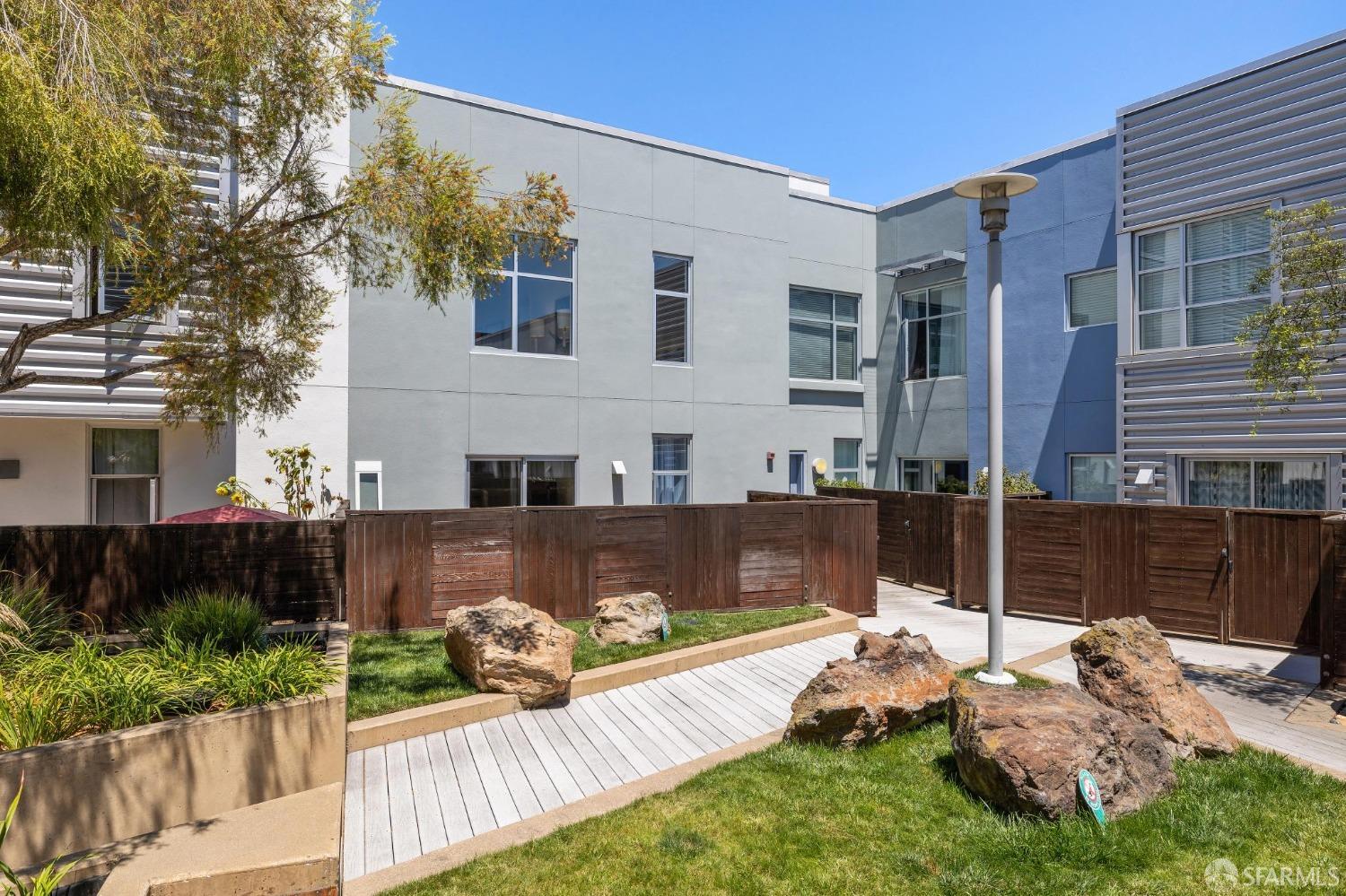 451 Kansas Street # 547