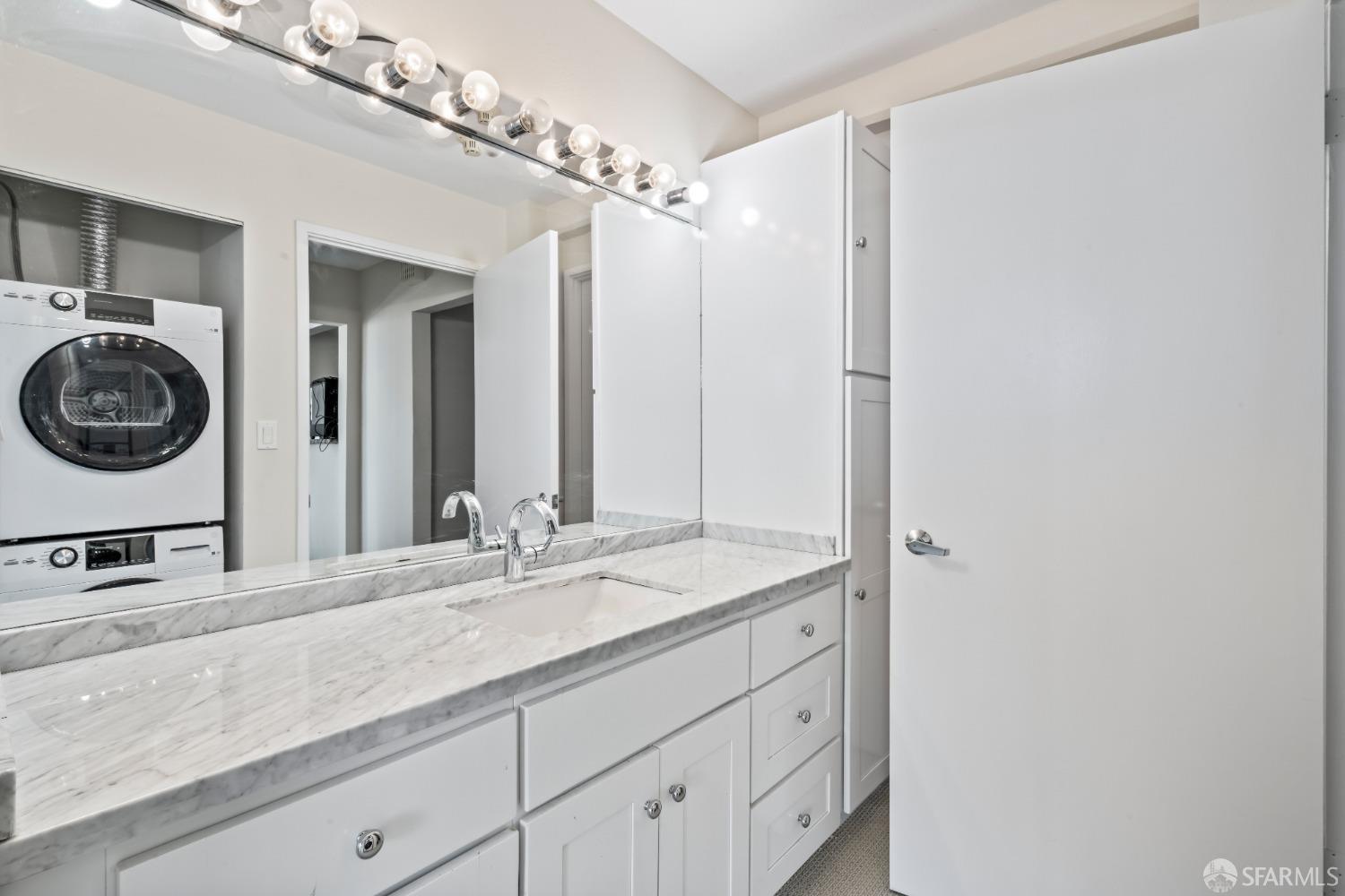 1 Daniel Burnham Court # 1412