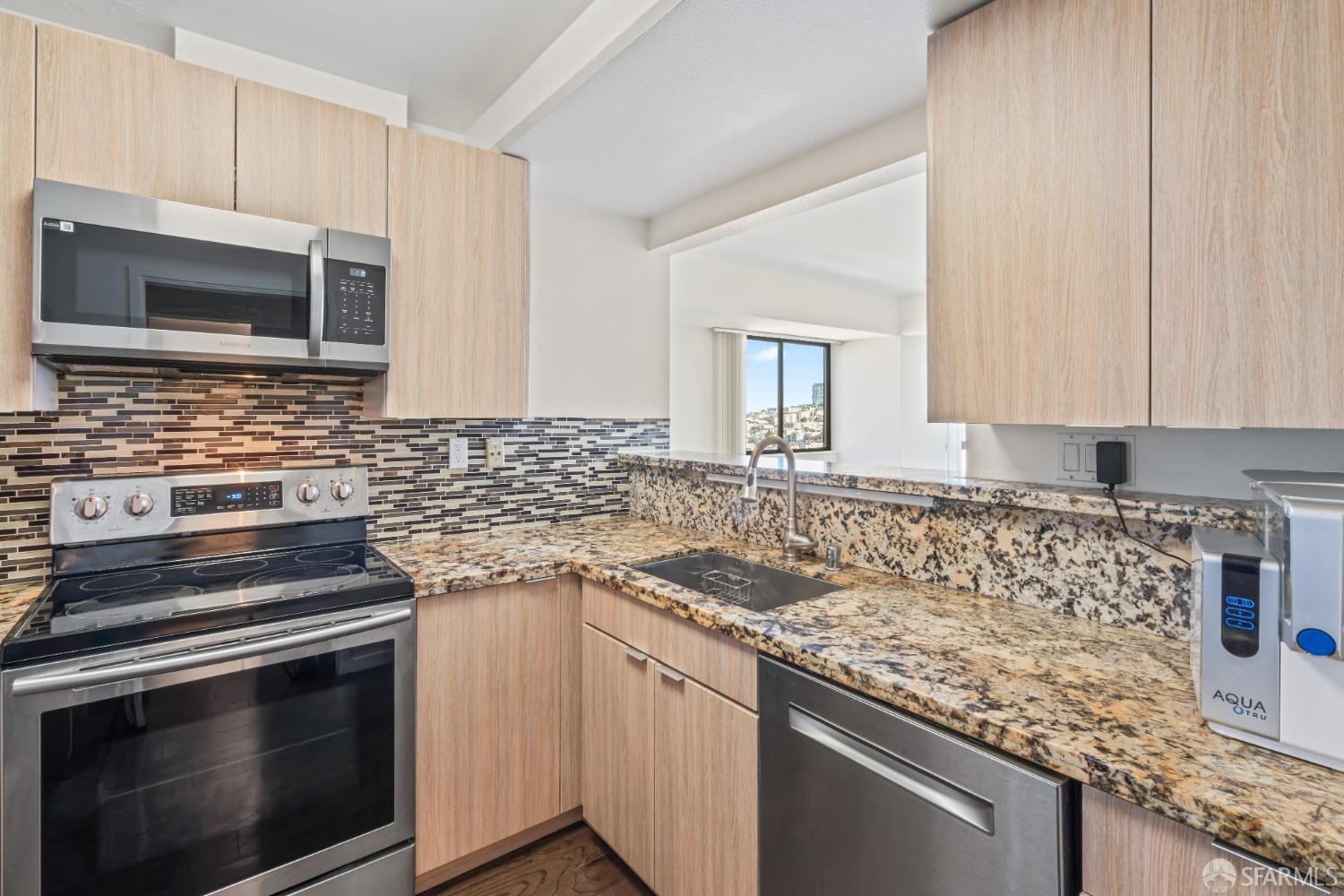 1 Daniel Burnham Court # 1412