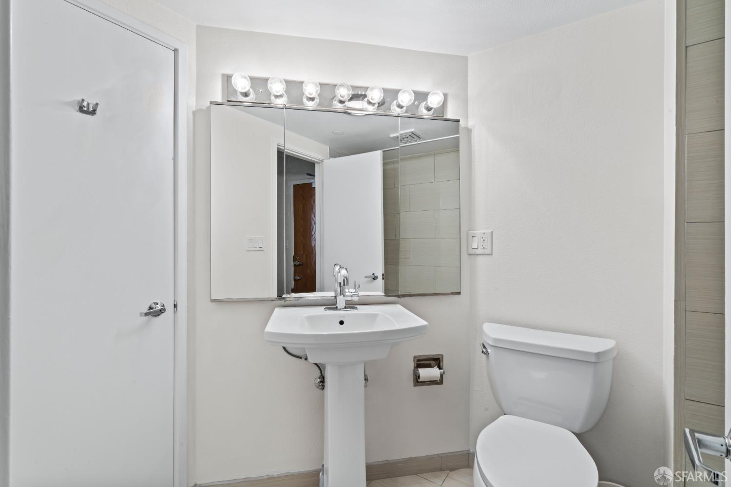 1 Daniel Burnham Court # 1412