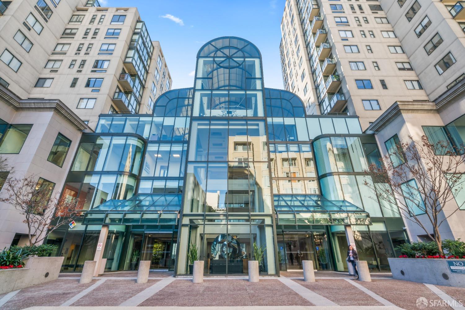 1 Daniel Burnham Court # 1412