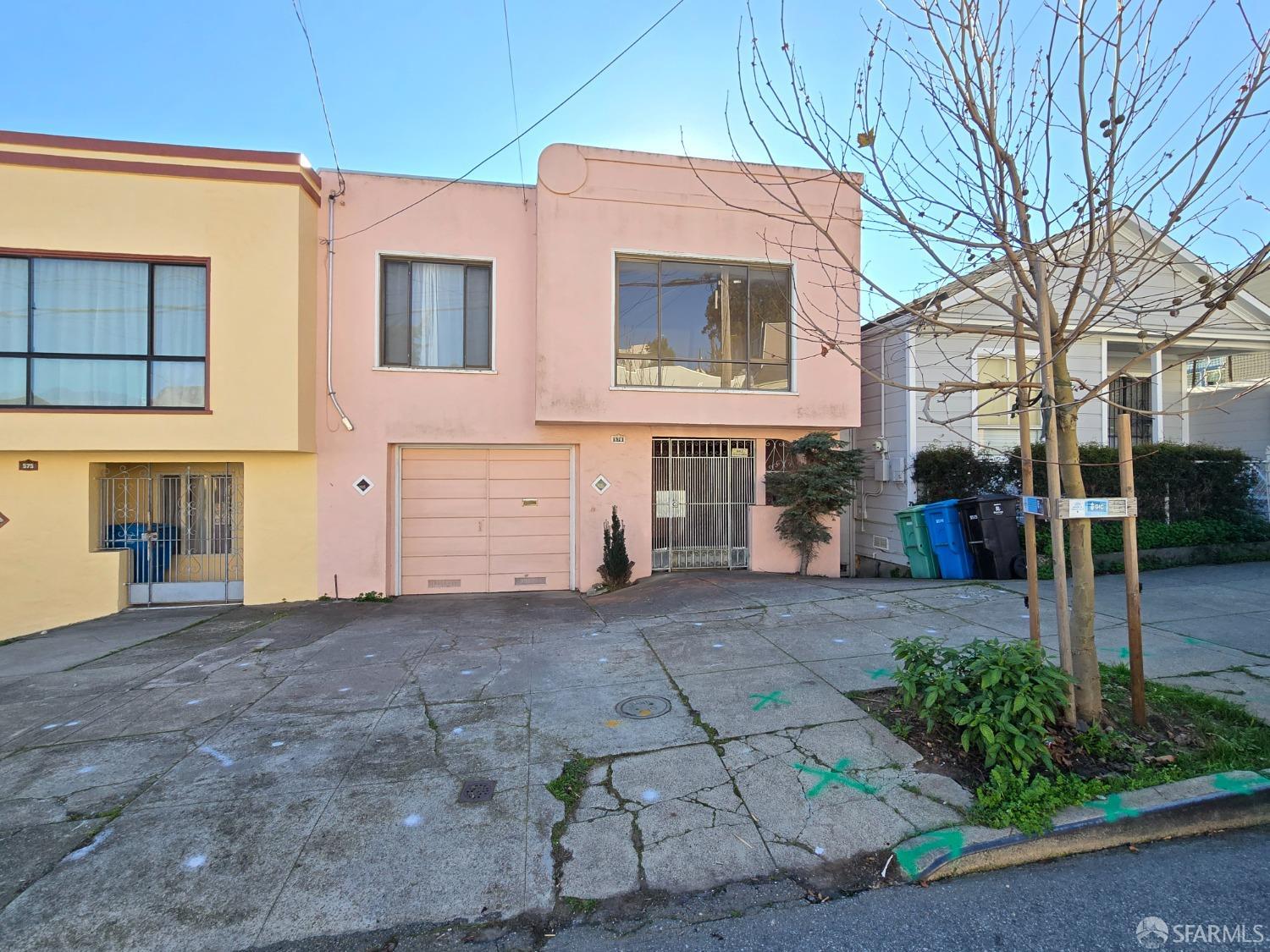 579 Campbell Avenue