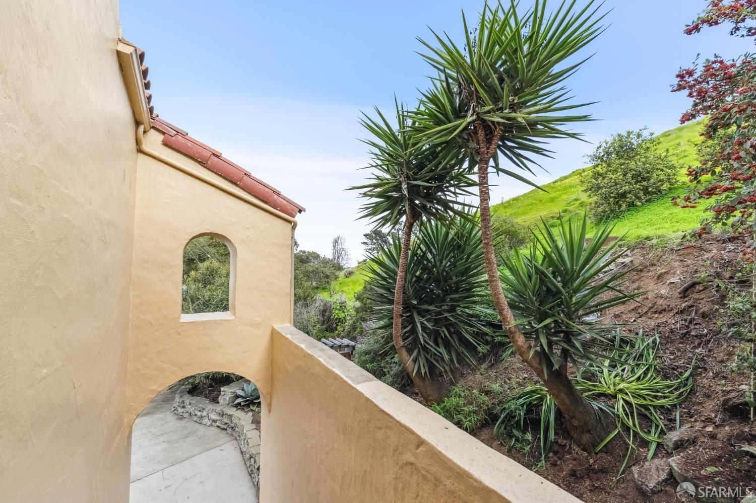 1919 Quesada Avenue