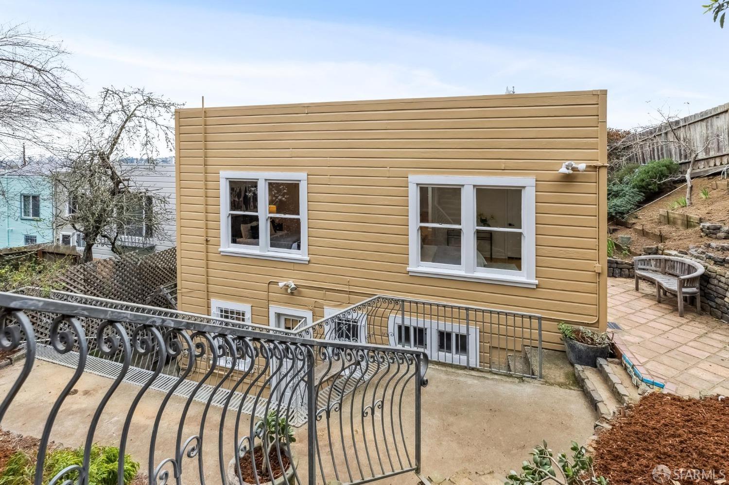 1919 Quesada Avenue