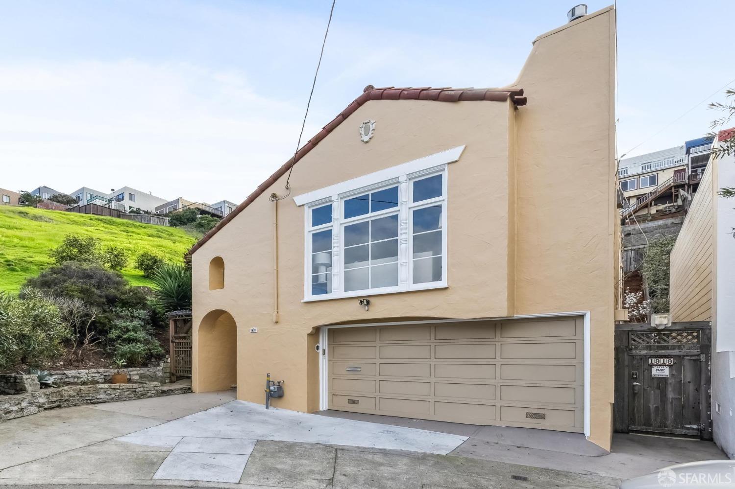 1919 Quesada Avenue