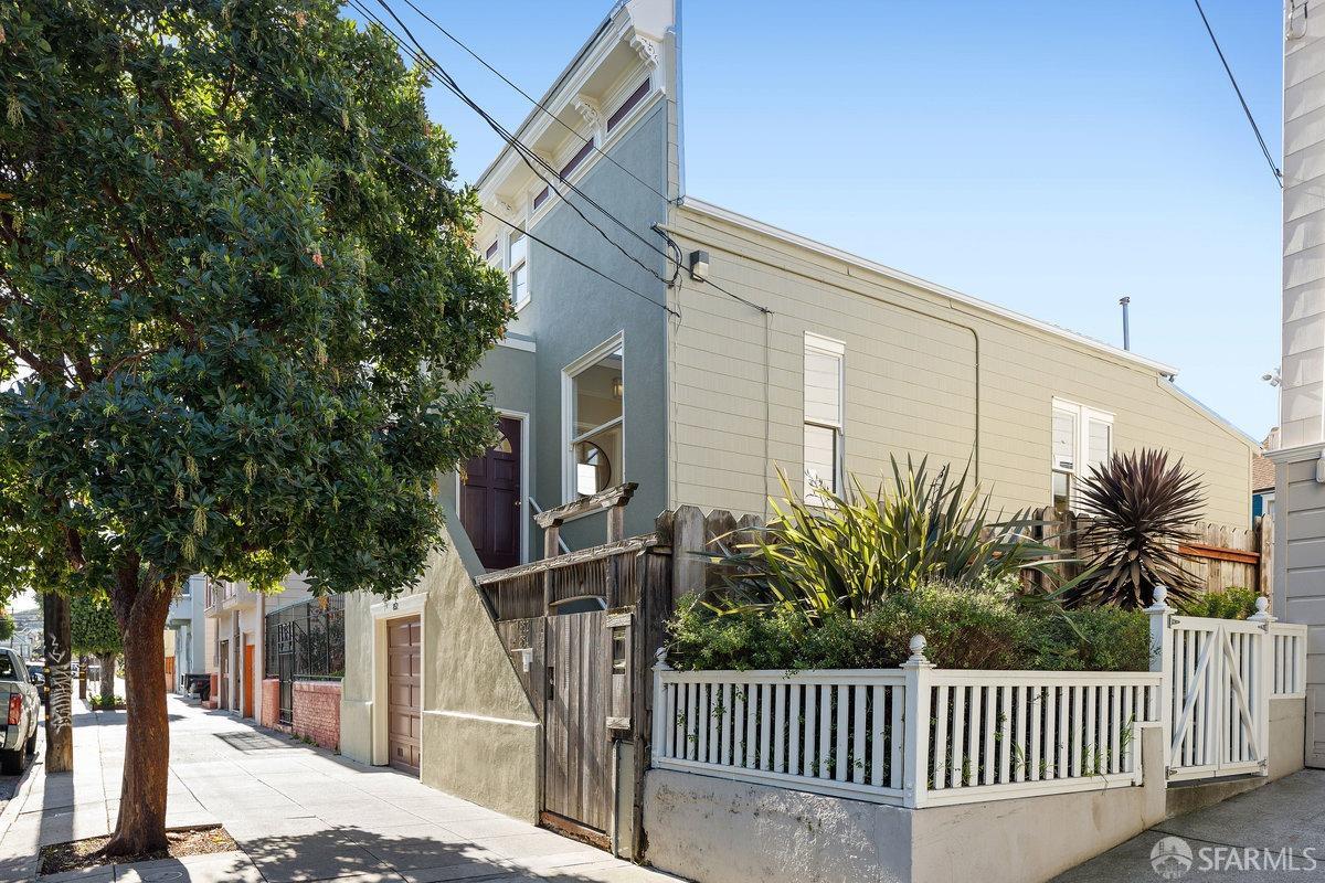 852 Treat Avenue