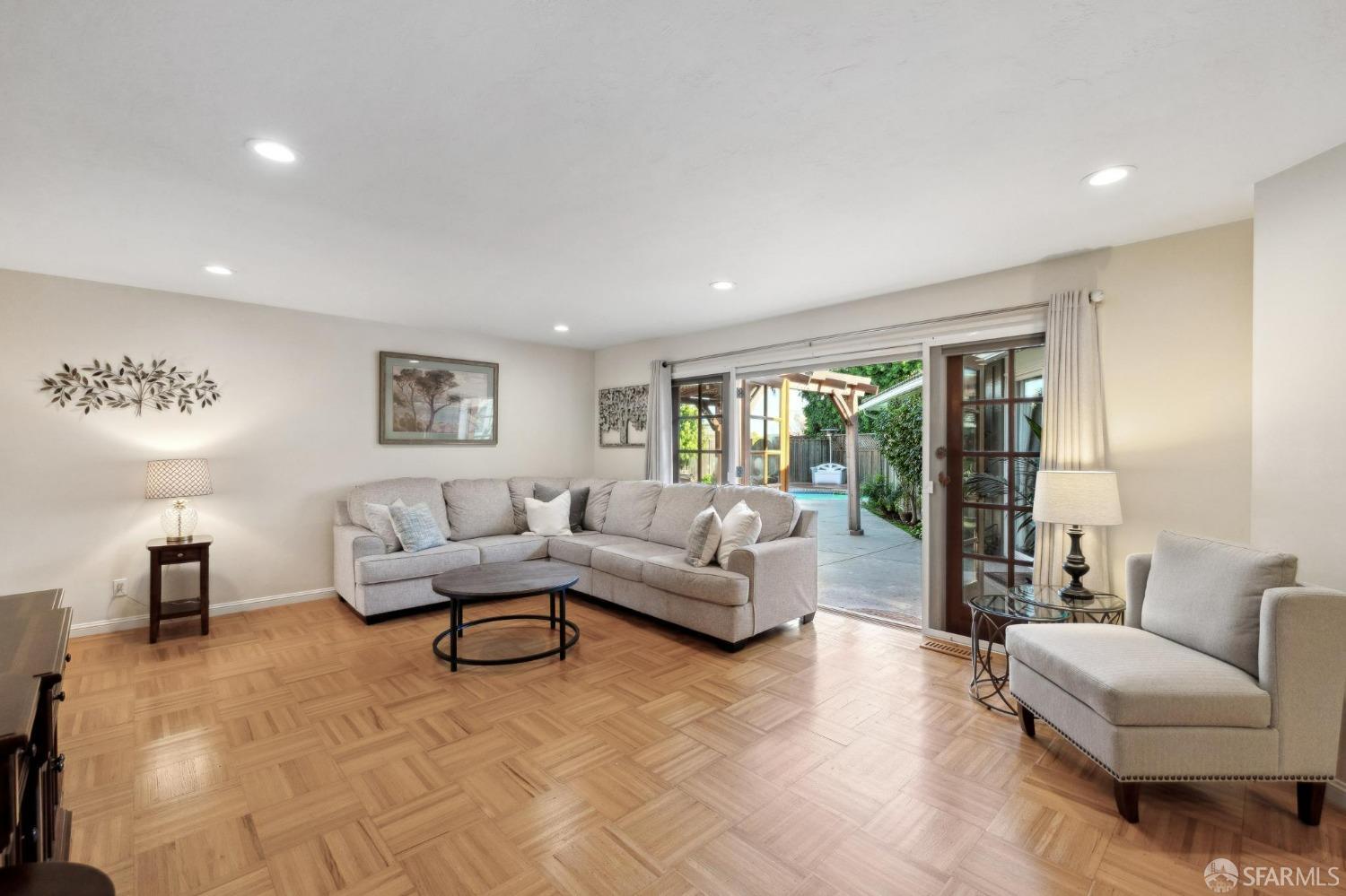 735 Pico Avenue