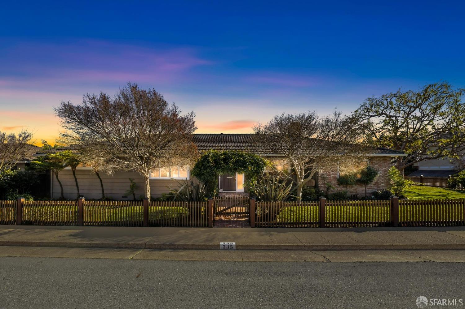 735 Pico Avenue