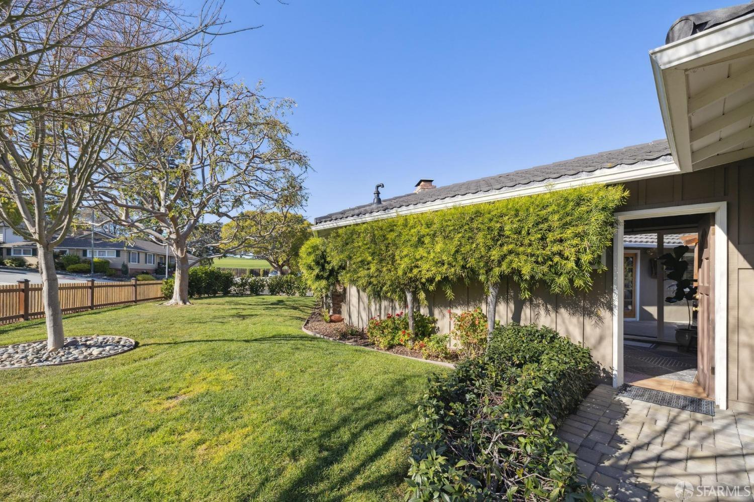 735 Pico Avenue