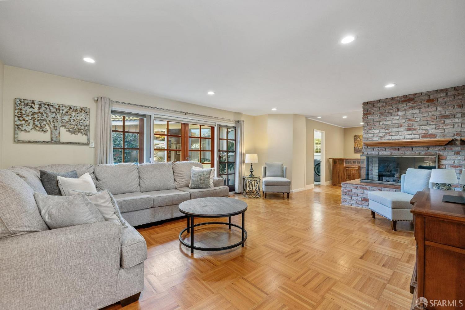 735 Pico Avenue