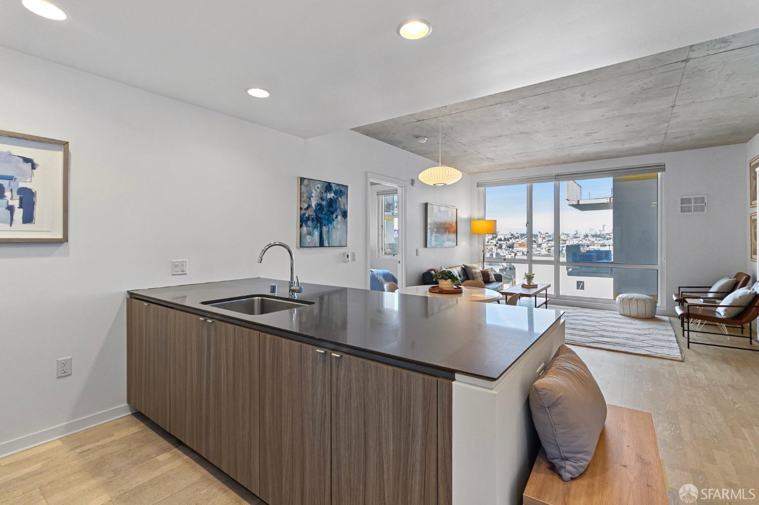 45 Bartlett Street # 607