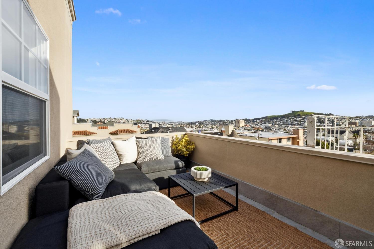 2 Fair Oaks Street # 4