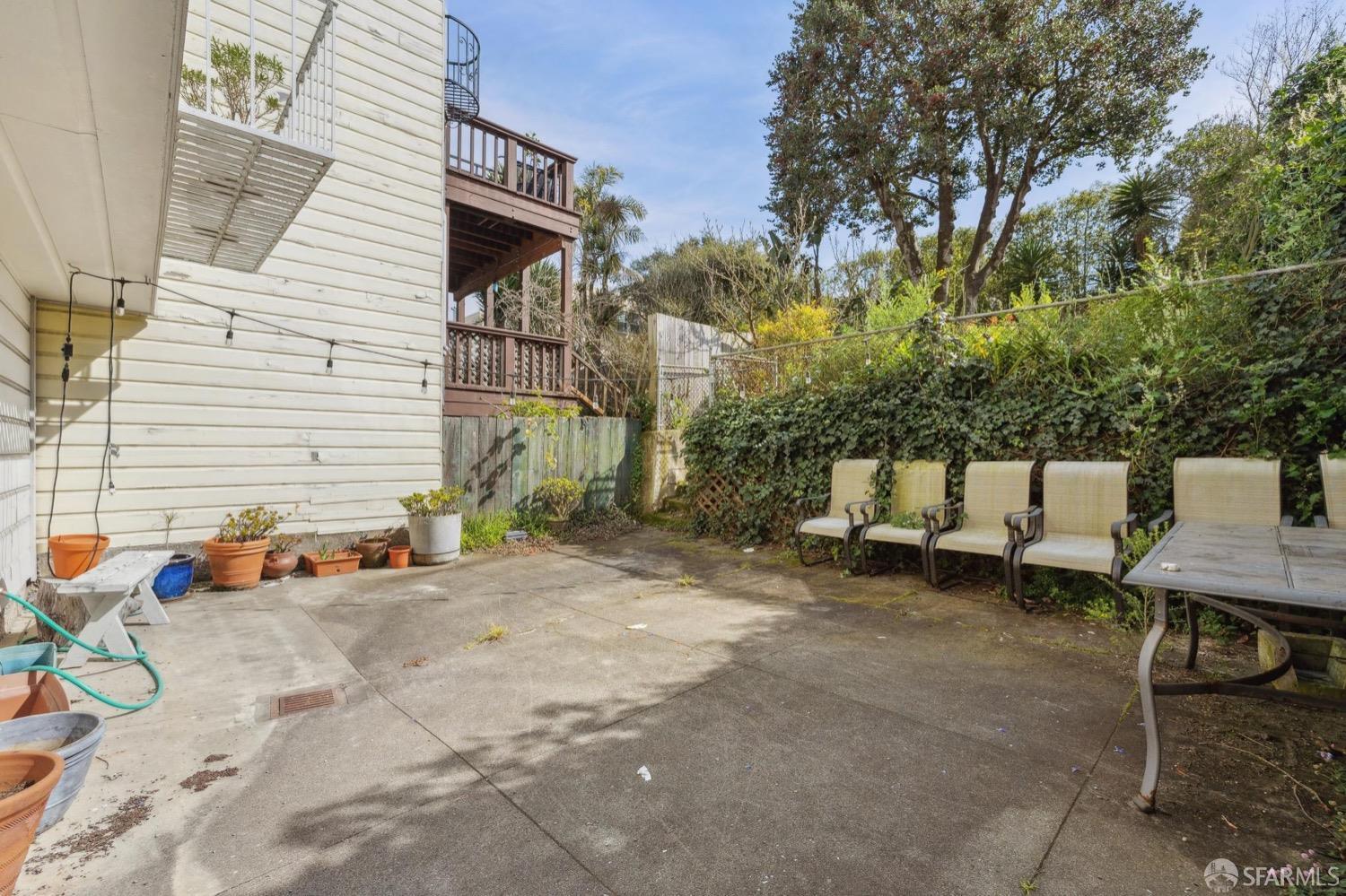 937 Judah Street