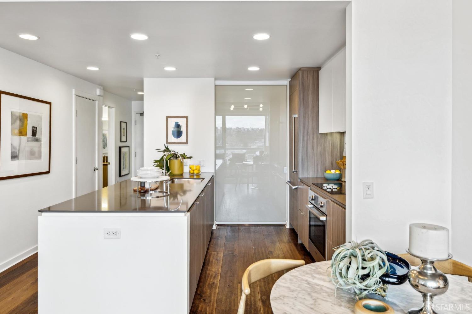 45 Bartlett Street # 603