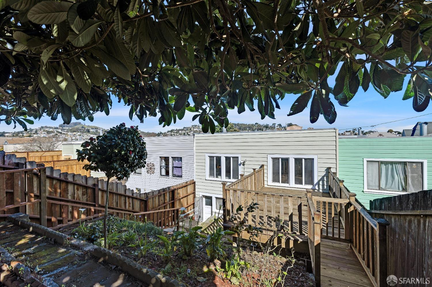 122 Ney Street