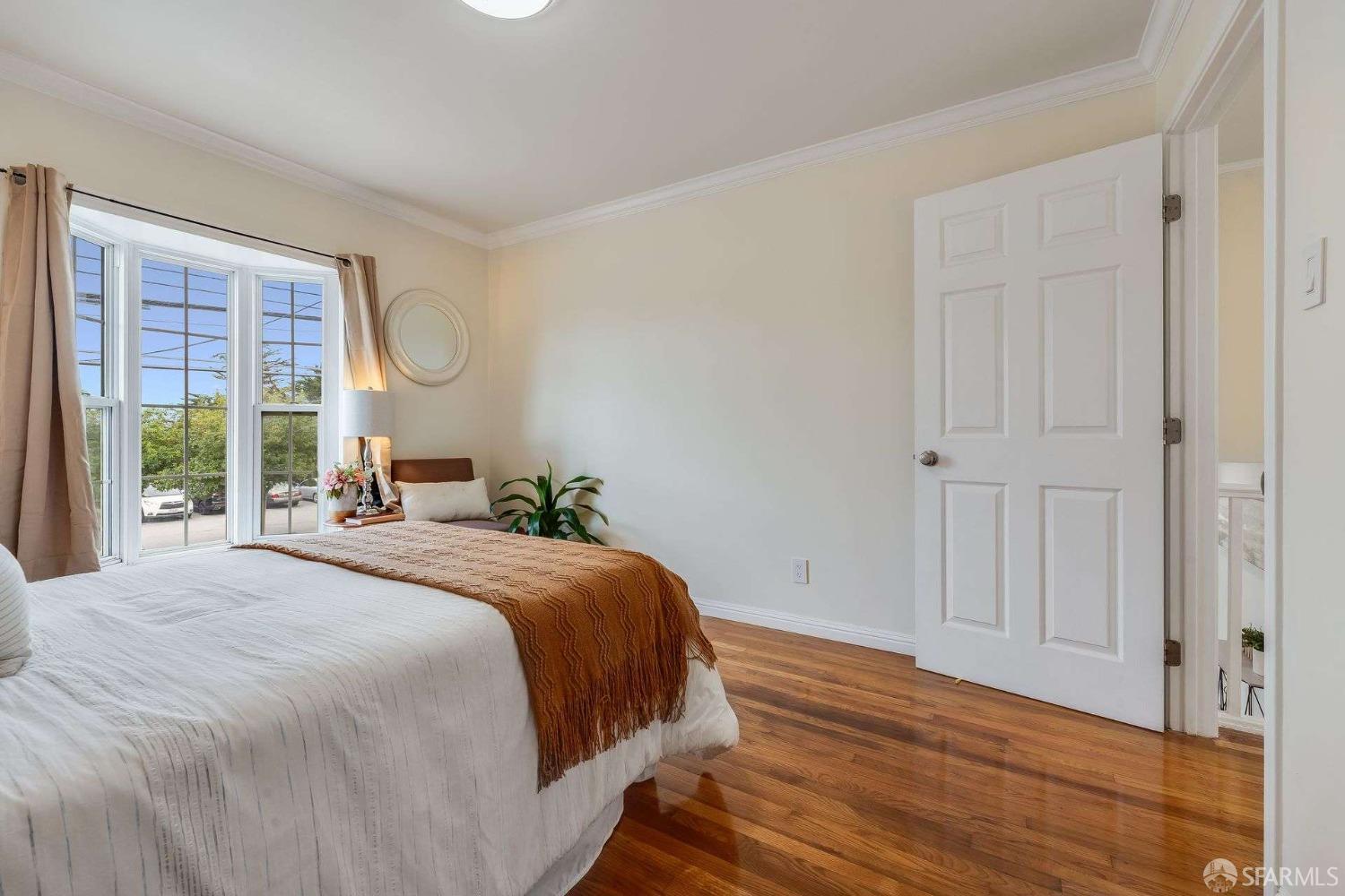 141 Hillside Boulevard