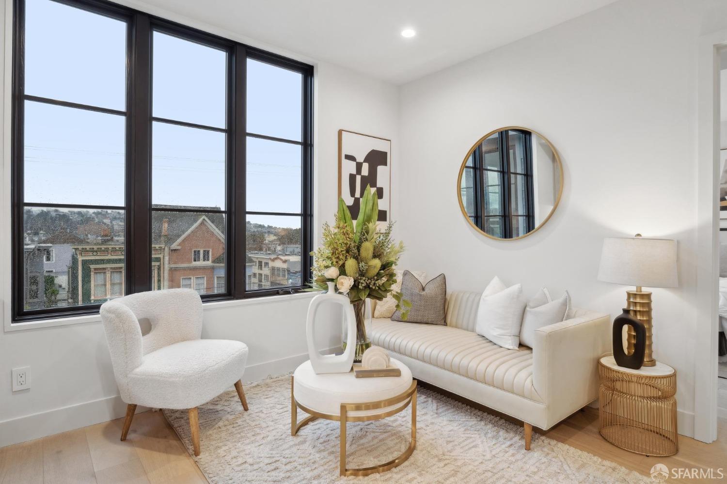 986 South Van Ness Avenue # 402