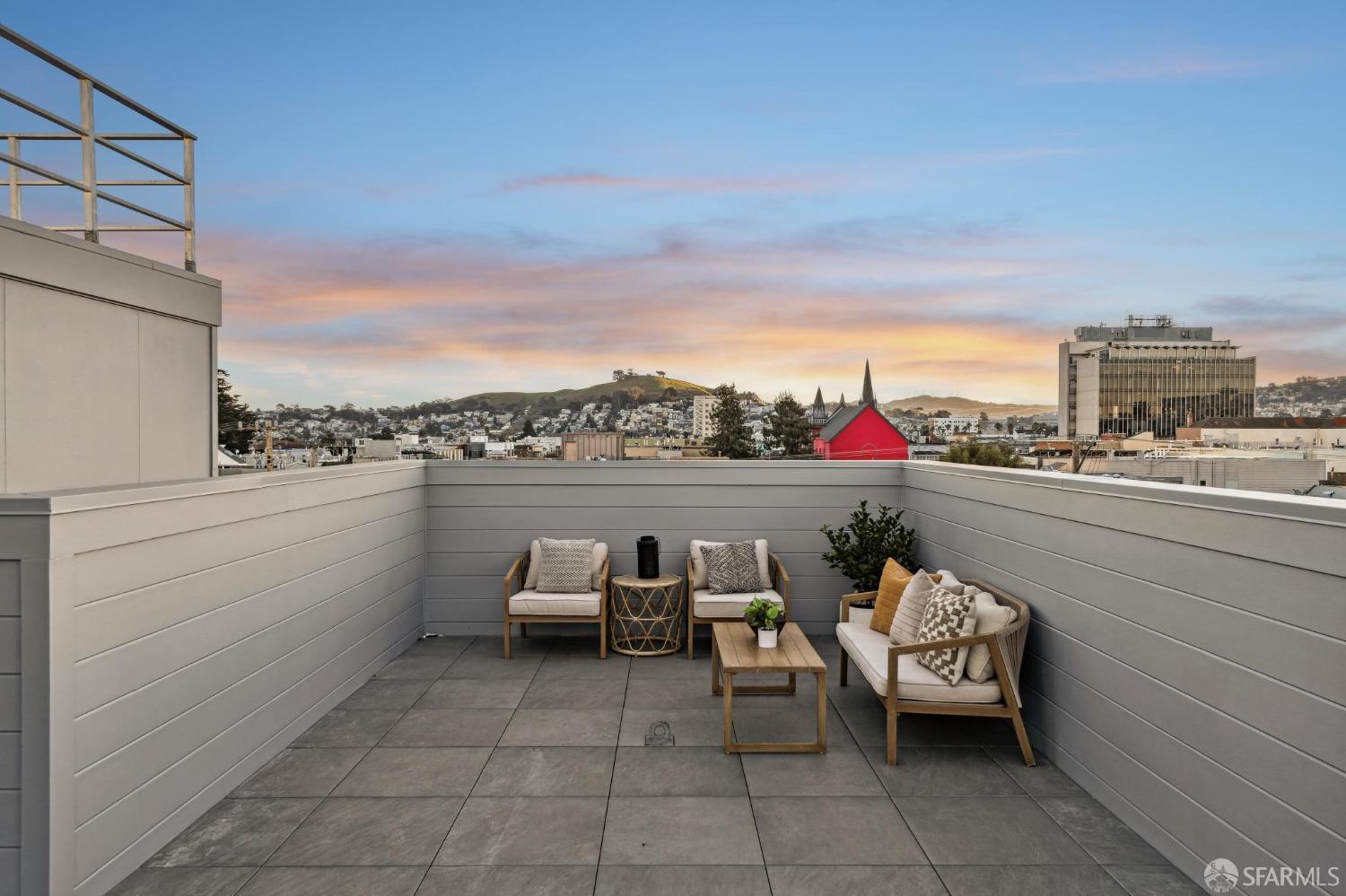 986 South Van Ness Avenue # 402