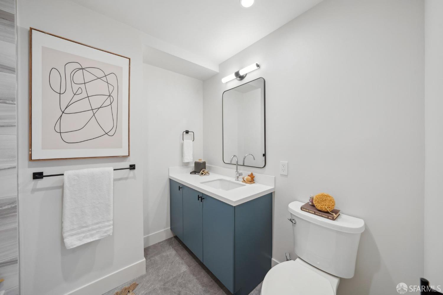 986 South Van Ness Avenue # 402