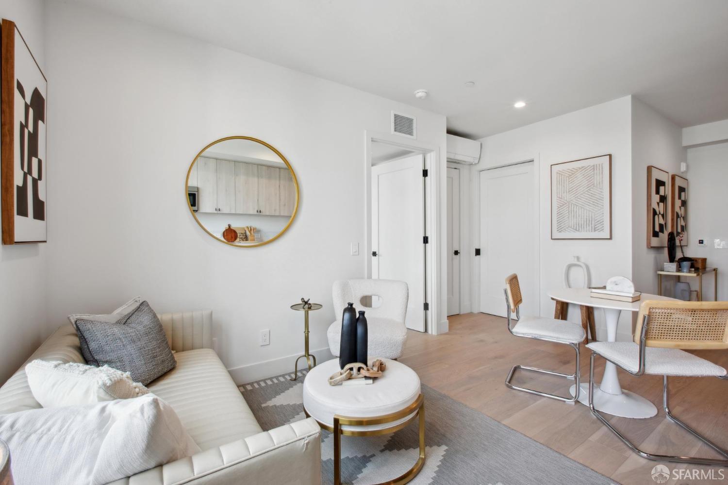 986 South Van Ness Avenue # 402