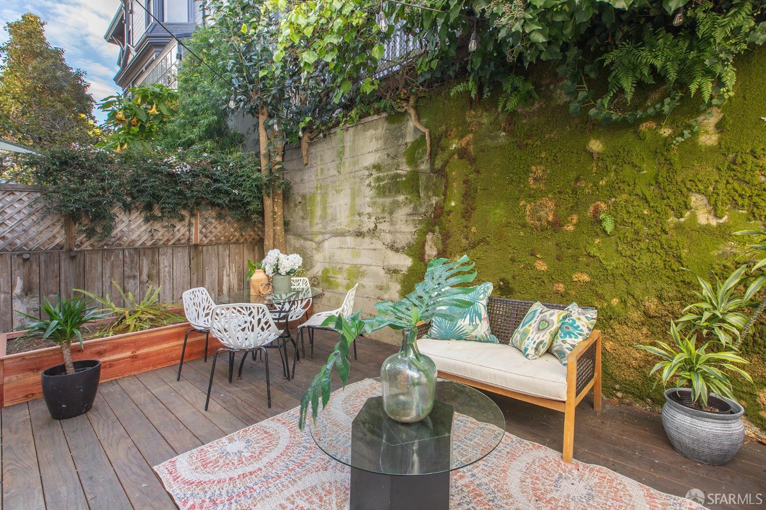 1209 Oak Street # 2