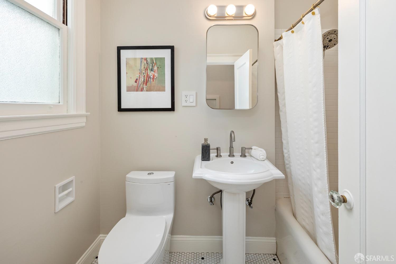 1209 Oak Street # 2