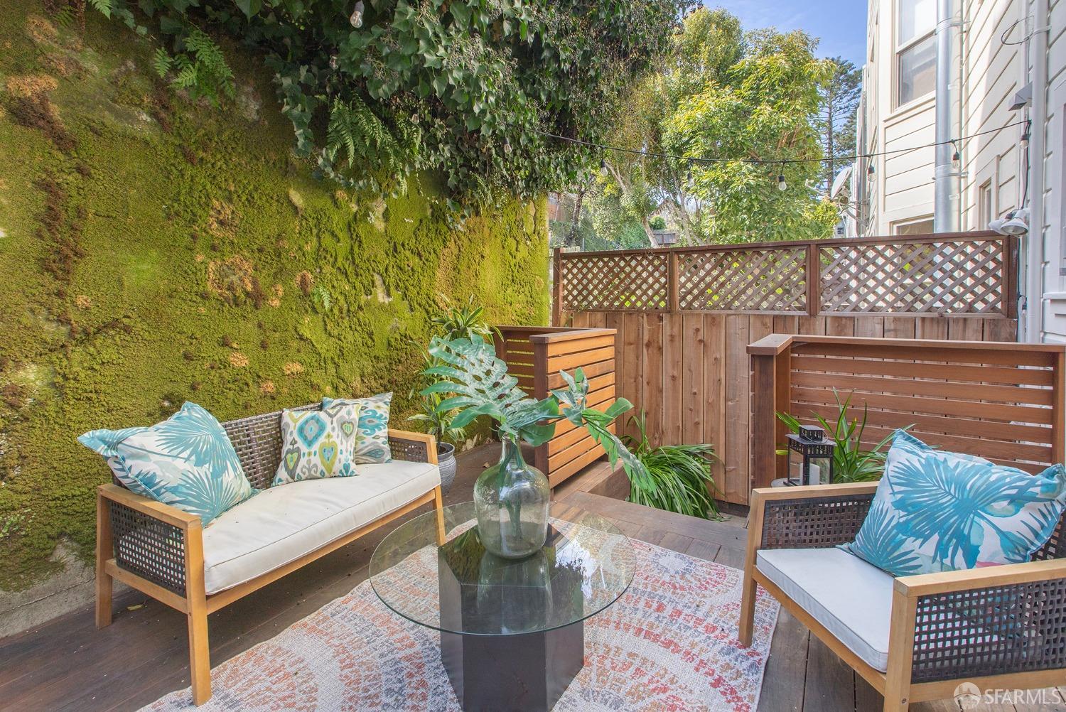 1209 Oak Street # 2