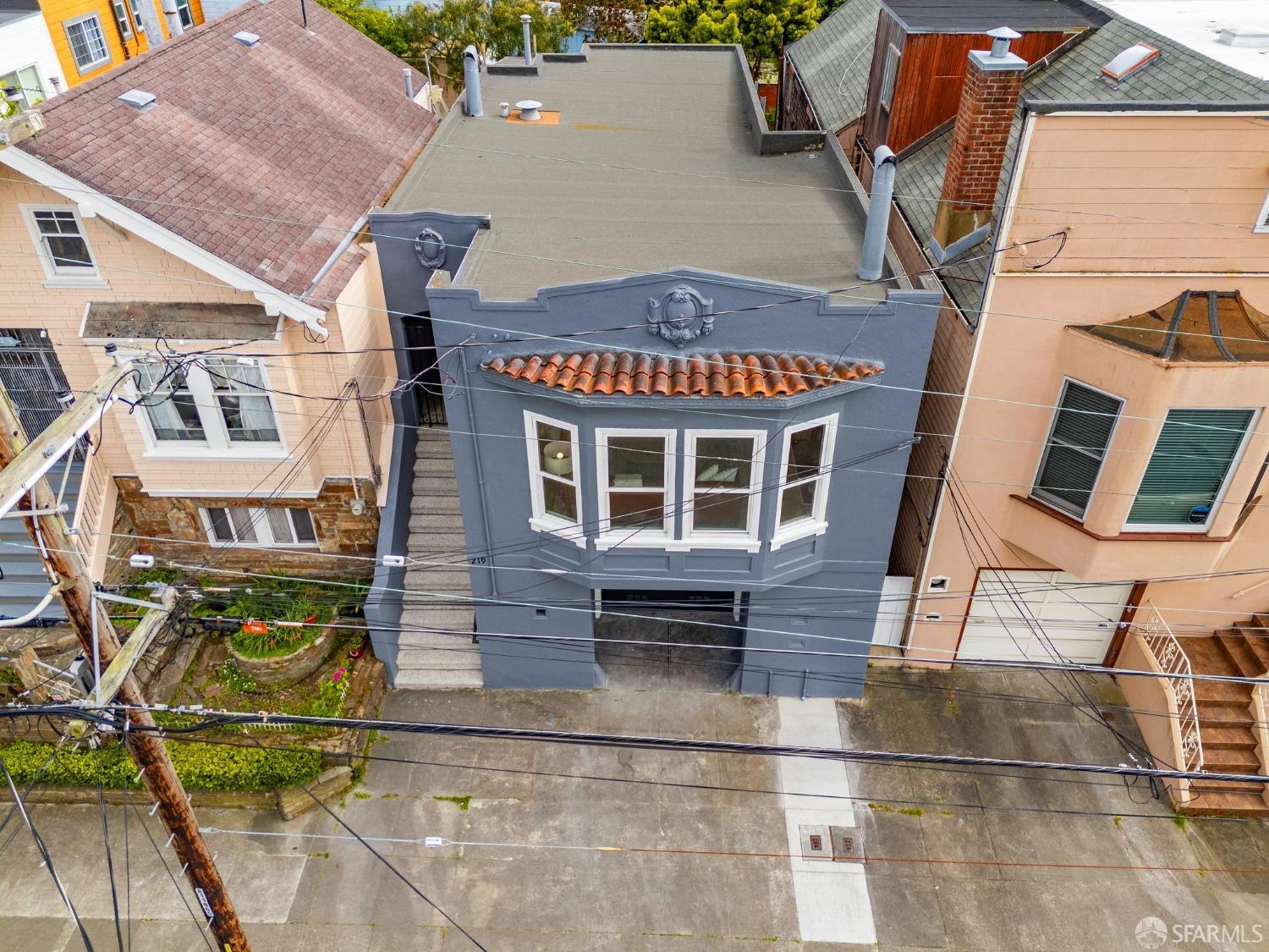 219 De Montfort Avenue