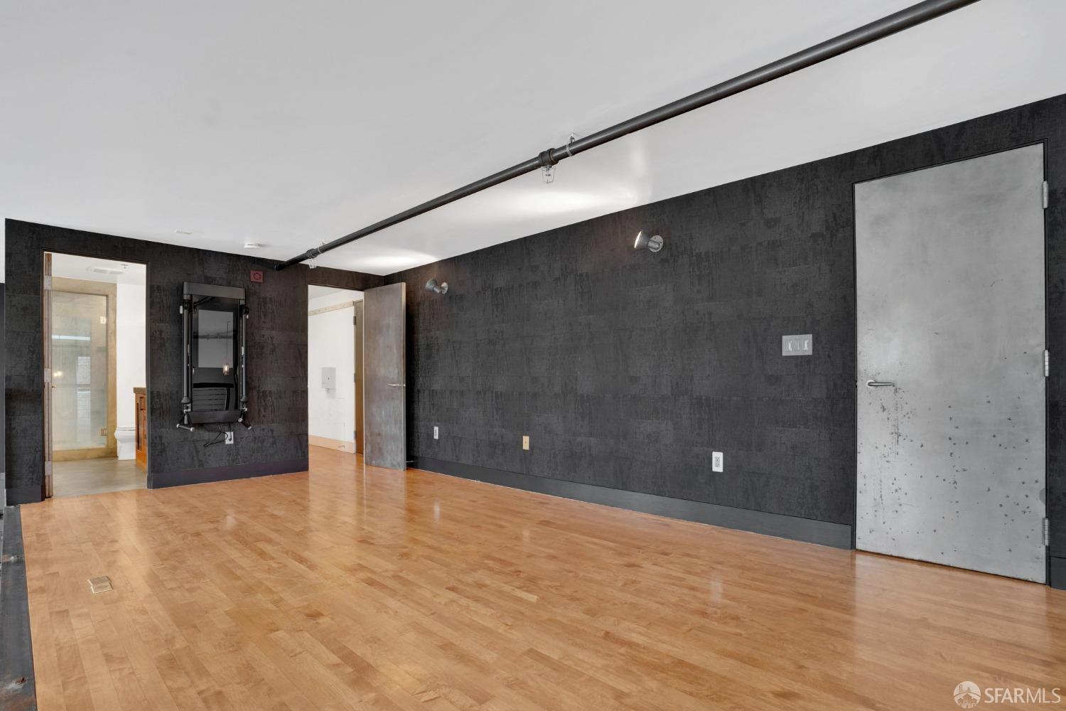 1 Clarence Place # 18