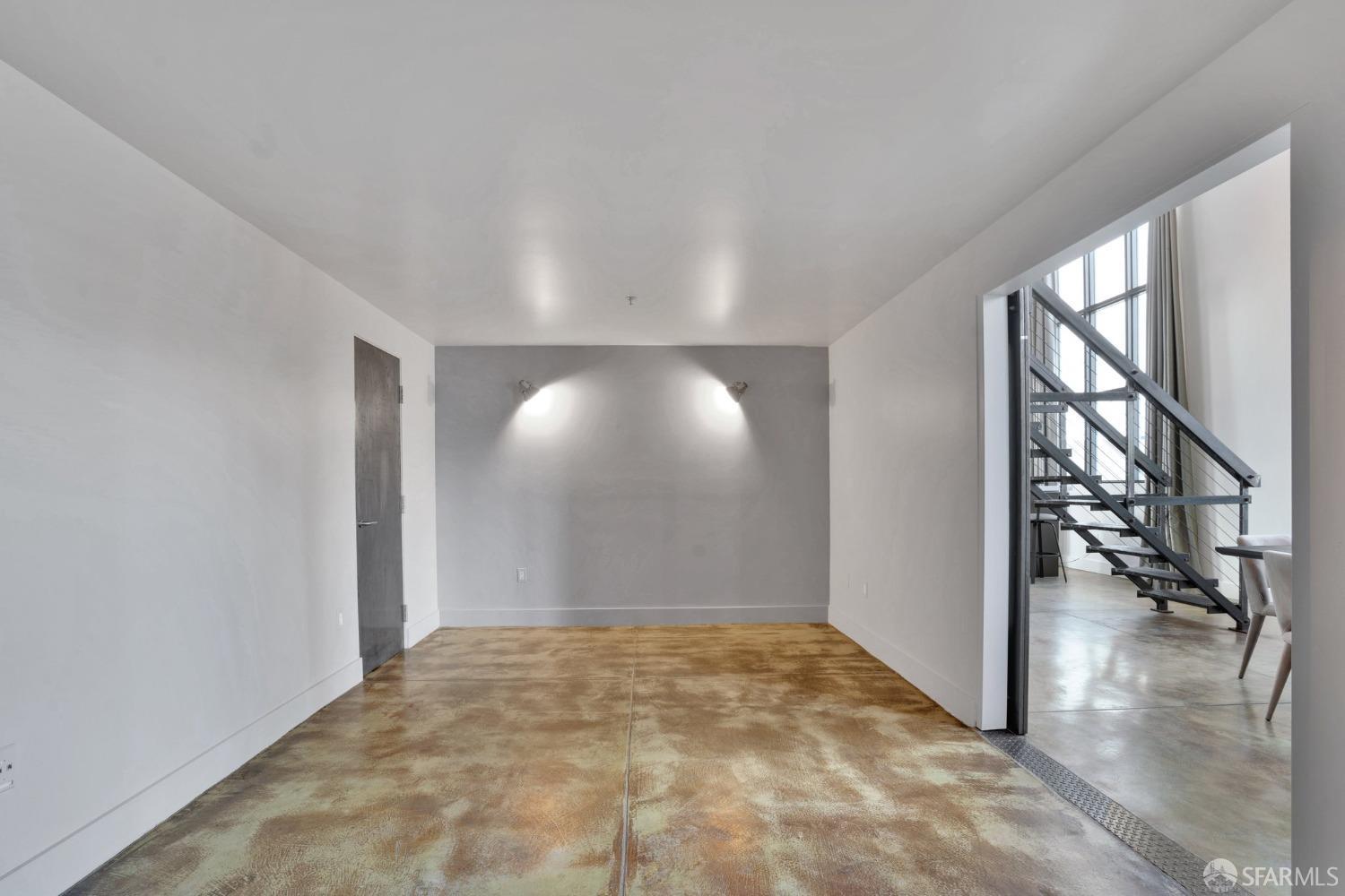 1 Clarence Place # 18