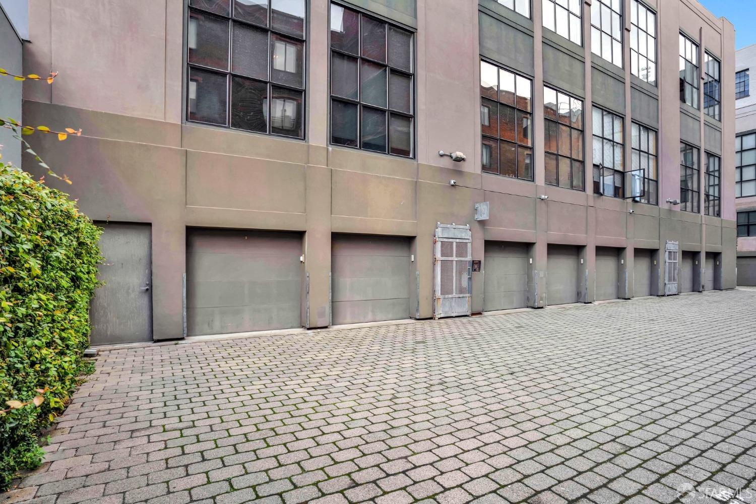 1 Clarence Place # 18