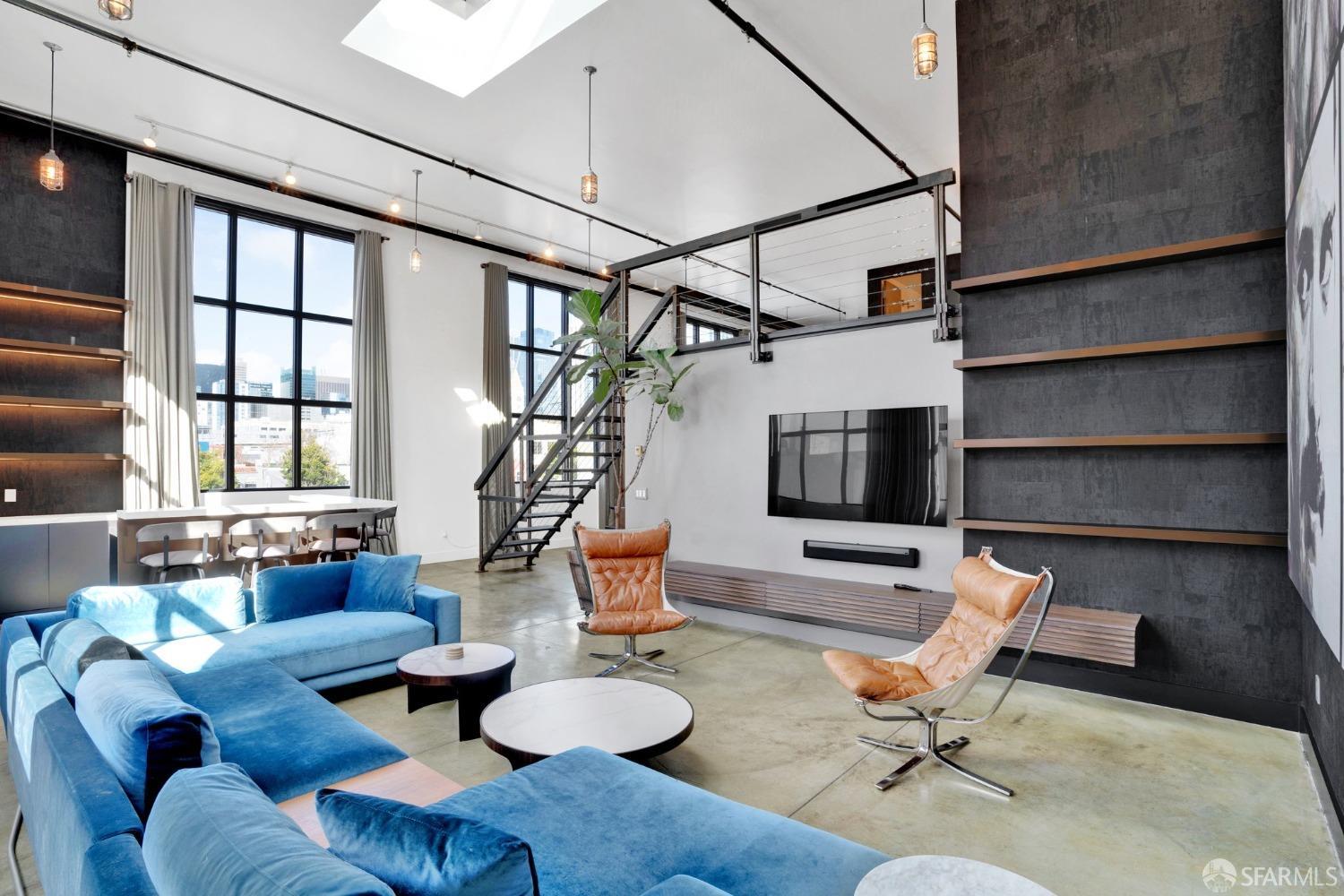 1 Clarence Place # 18
