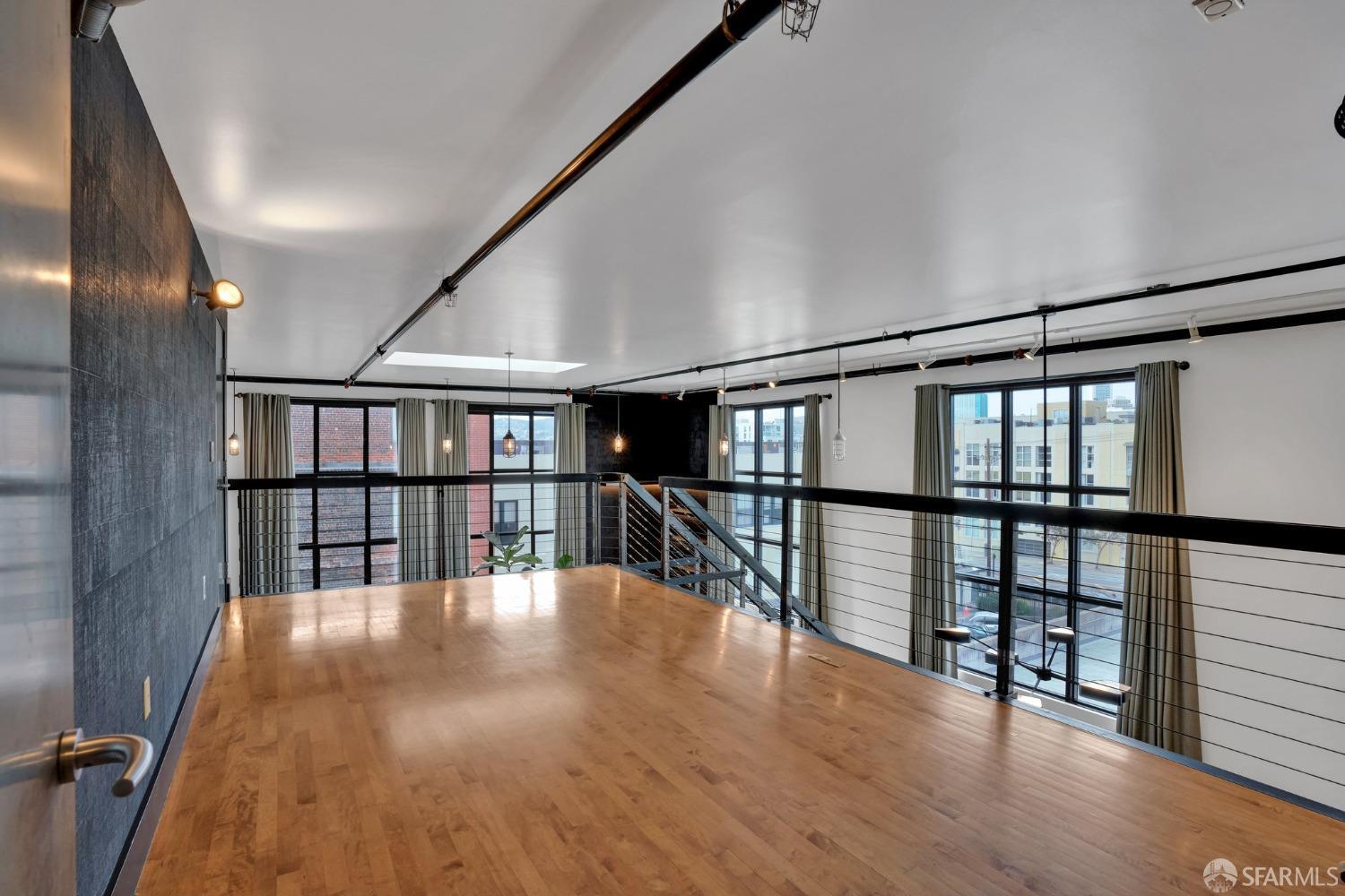 1 Clarence Place # 18