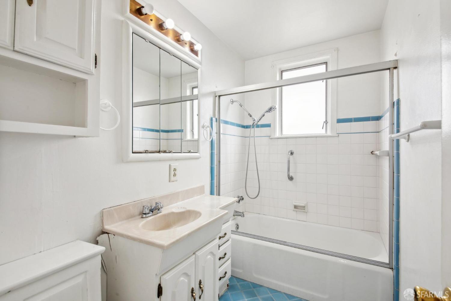 209 Bridgeview Drive