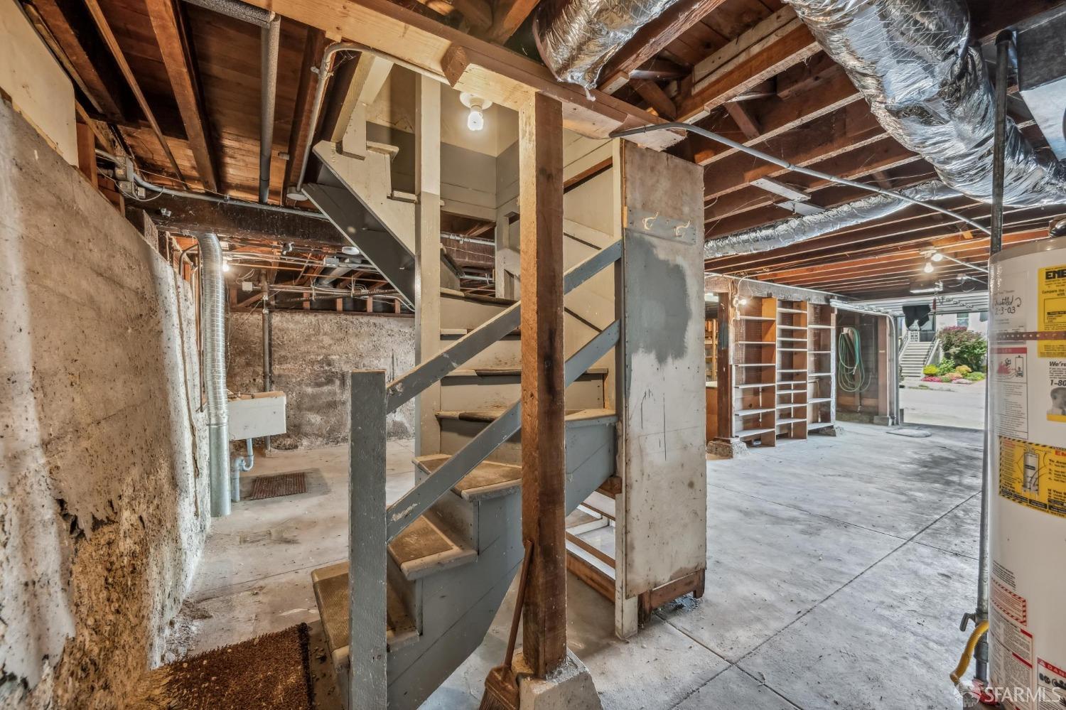 323 Chicago Way