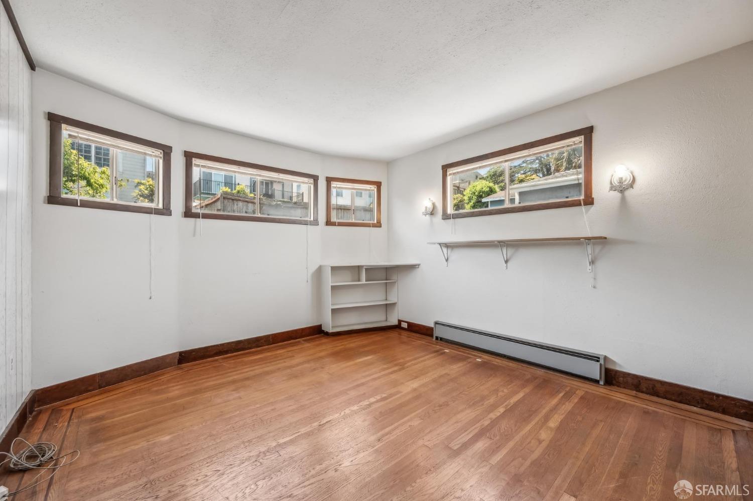 323 Chicago Way