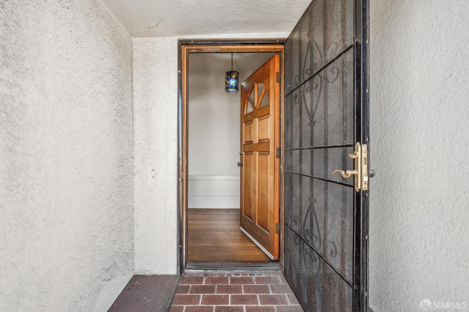 323 Chicago Way