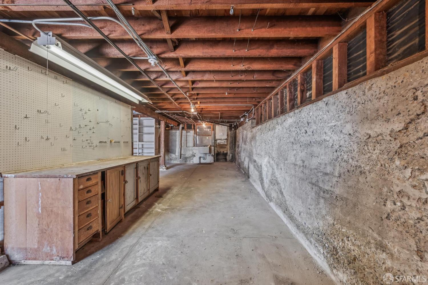 323 Chicago Way