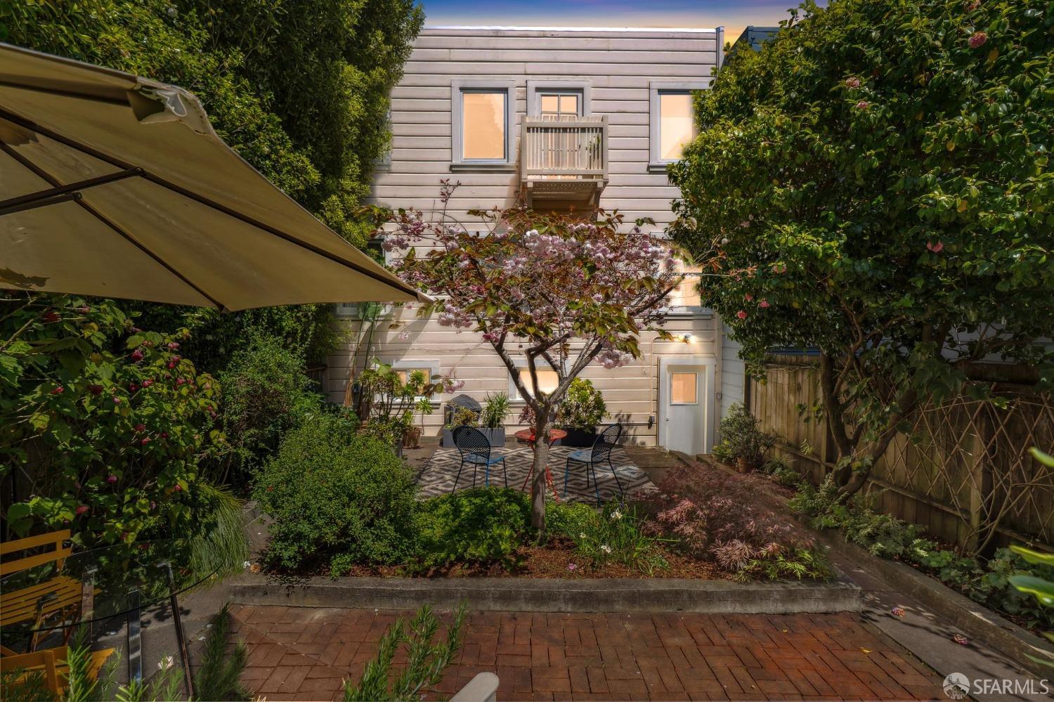 1131 Shrader Street