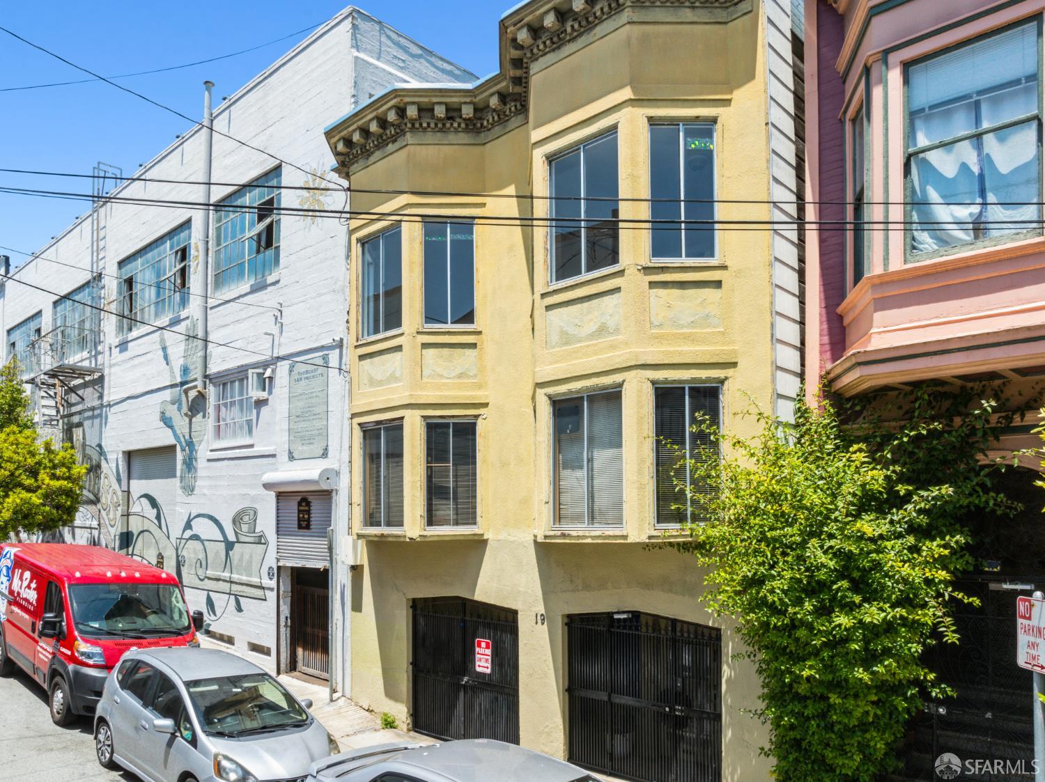 19 Moss Street