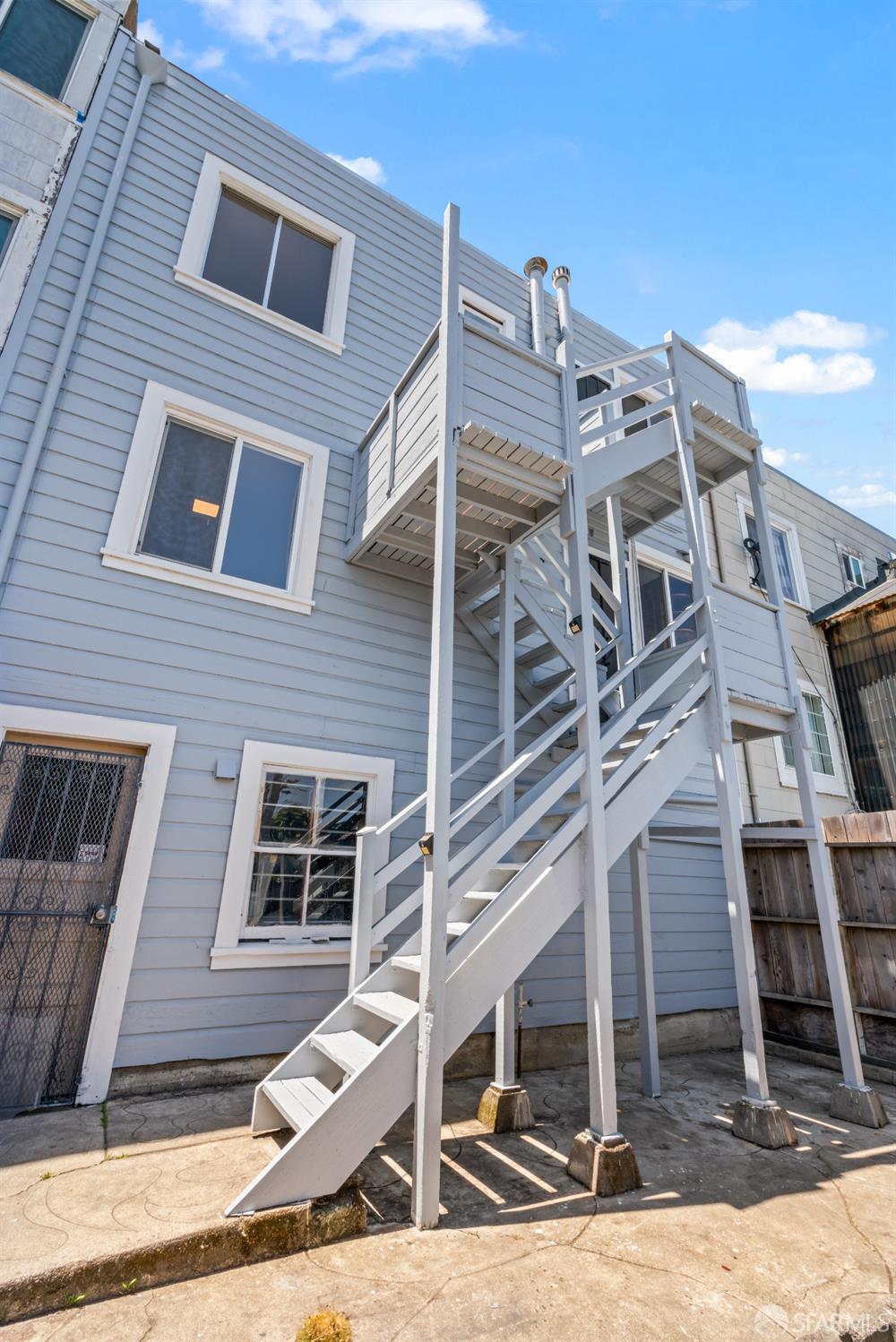 19 Castillo Street