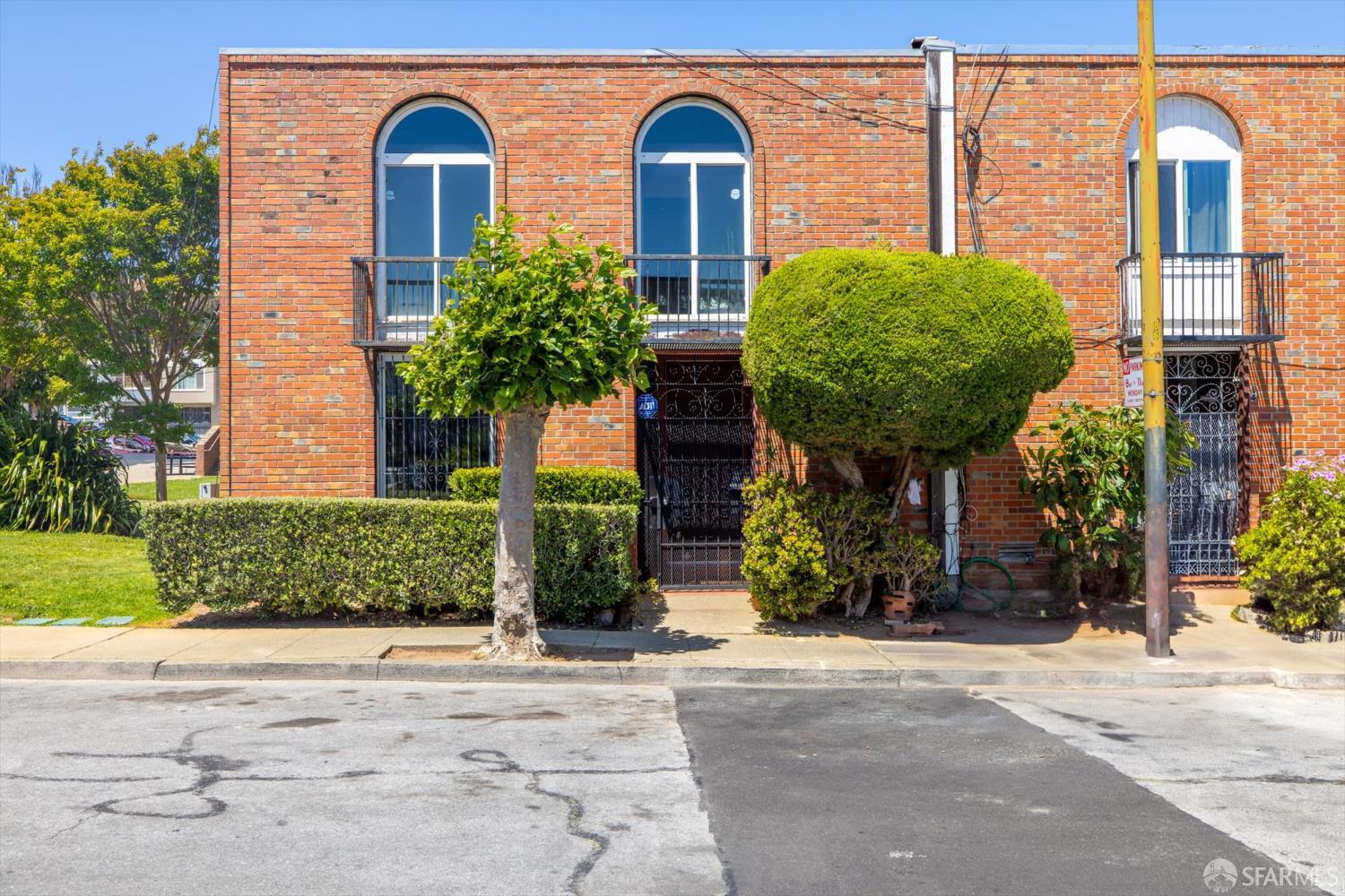 90 Argonaut Avenue