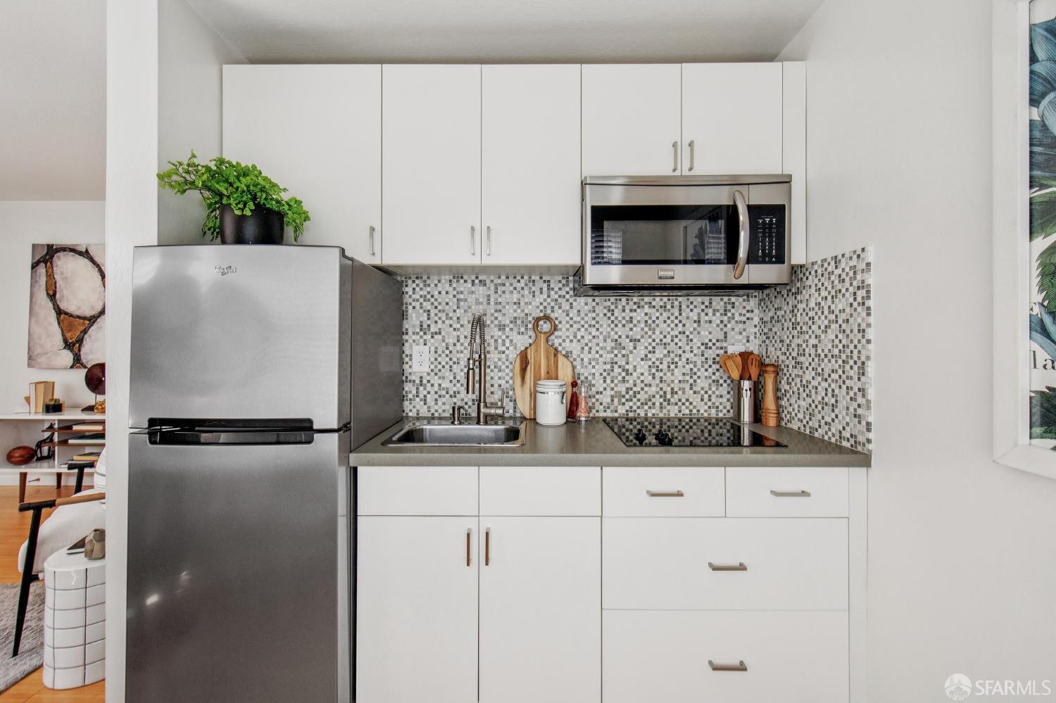 235 Waller Street # 2