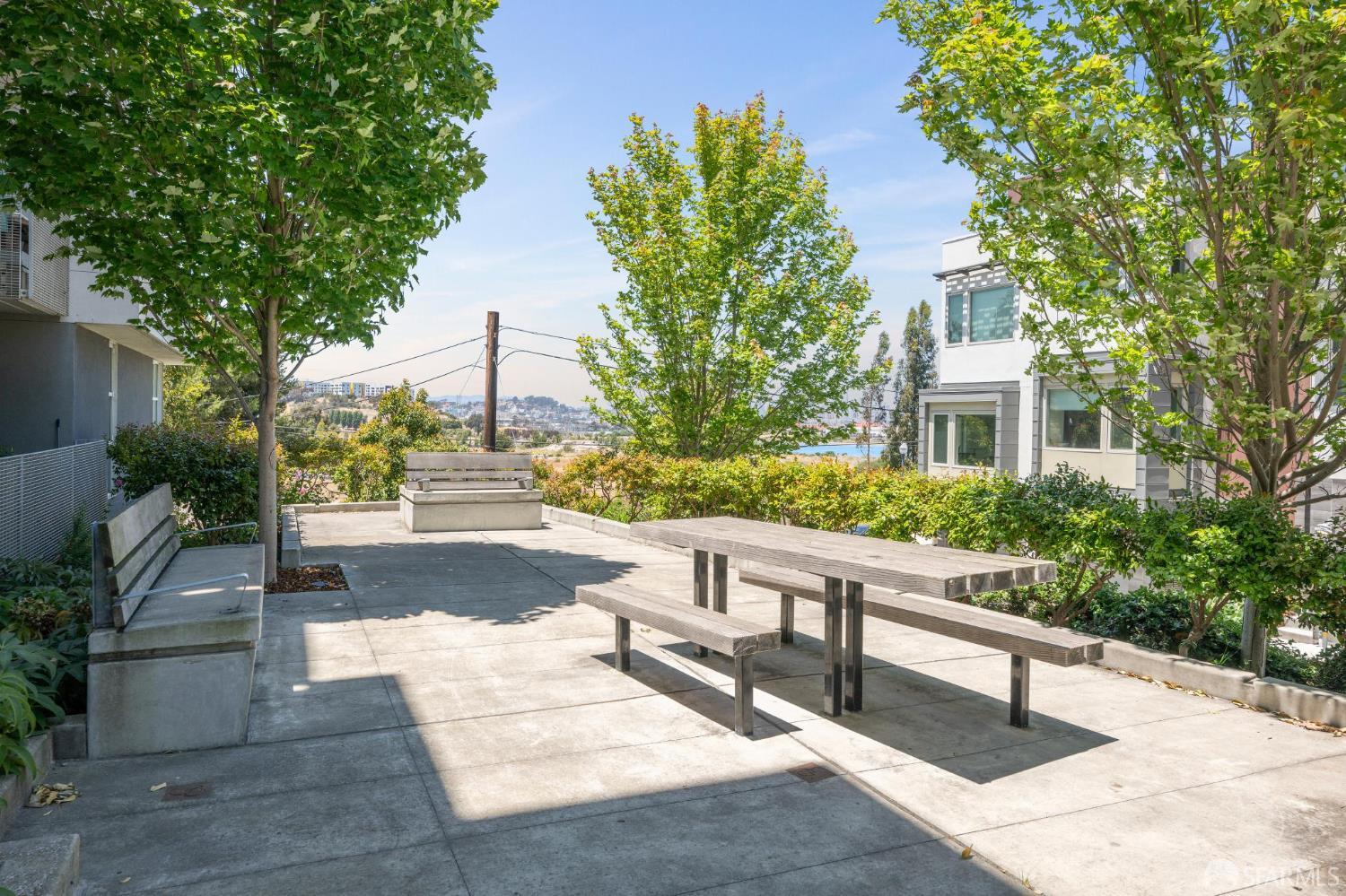 100 Avocet Way