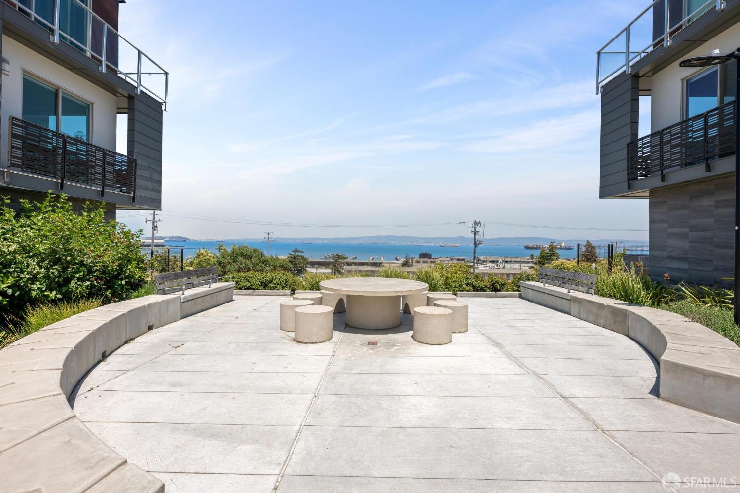 100 Avocet Way