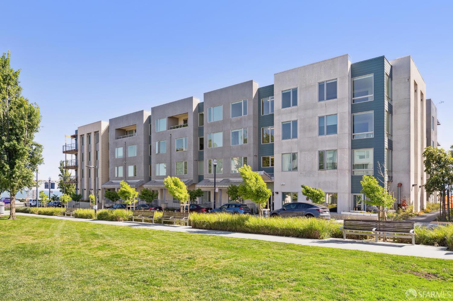 100 Avocet Way