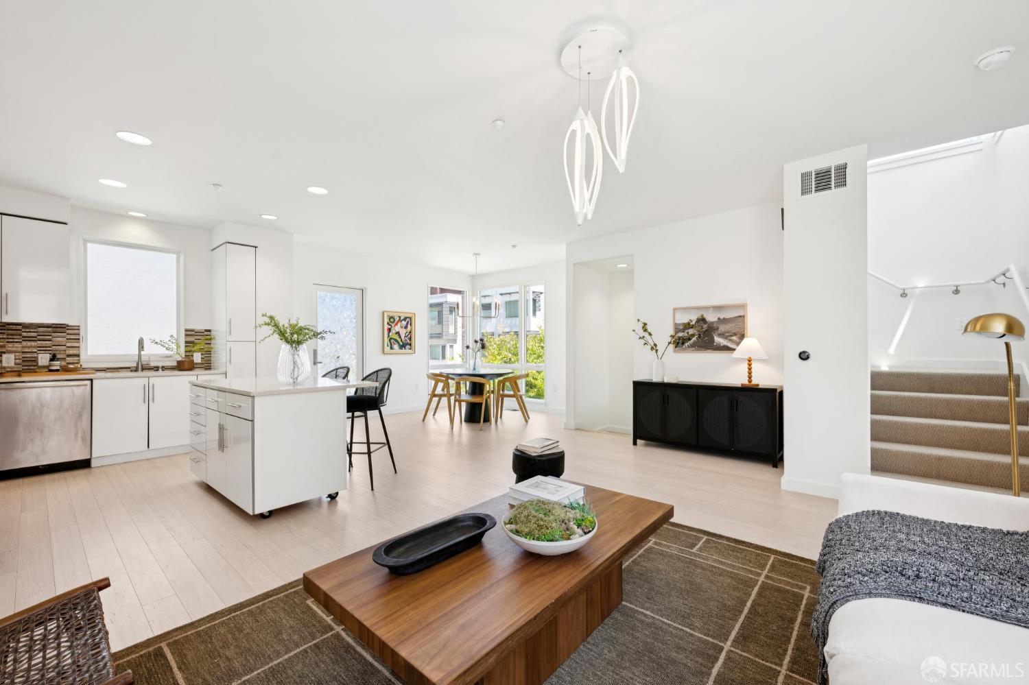 100 Avocet Way