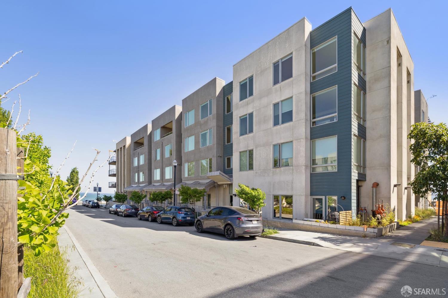 100 Avocet Way